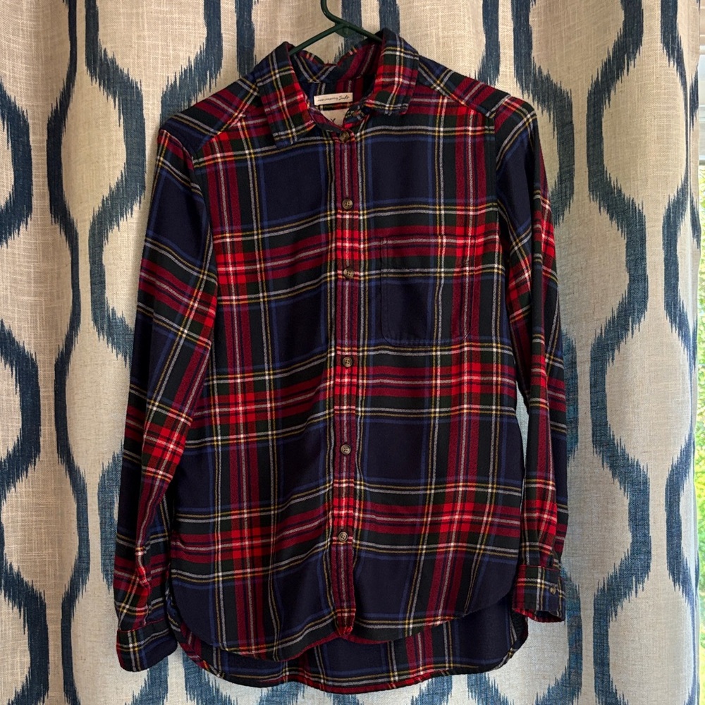 American Eagle Outfitters Navy and Red Plaid Button Down